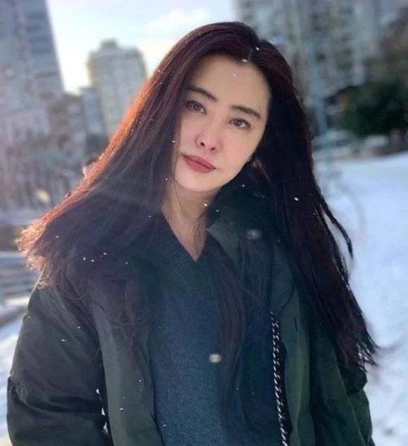 “山寨版王祖贤”：只有17岁，街头卖鱼走红，赚钱补贴家用-D42资源网